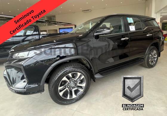 TOYOTA HILUX SW4 2.8 D-4D TURBO DIESEL SRX PLATINUM 7L 4X4 AUTOMÁTICO